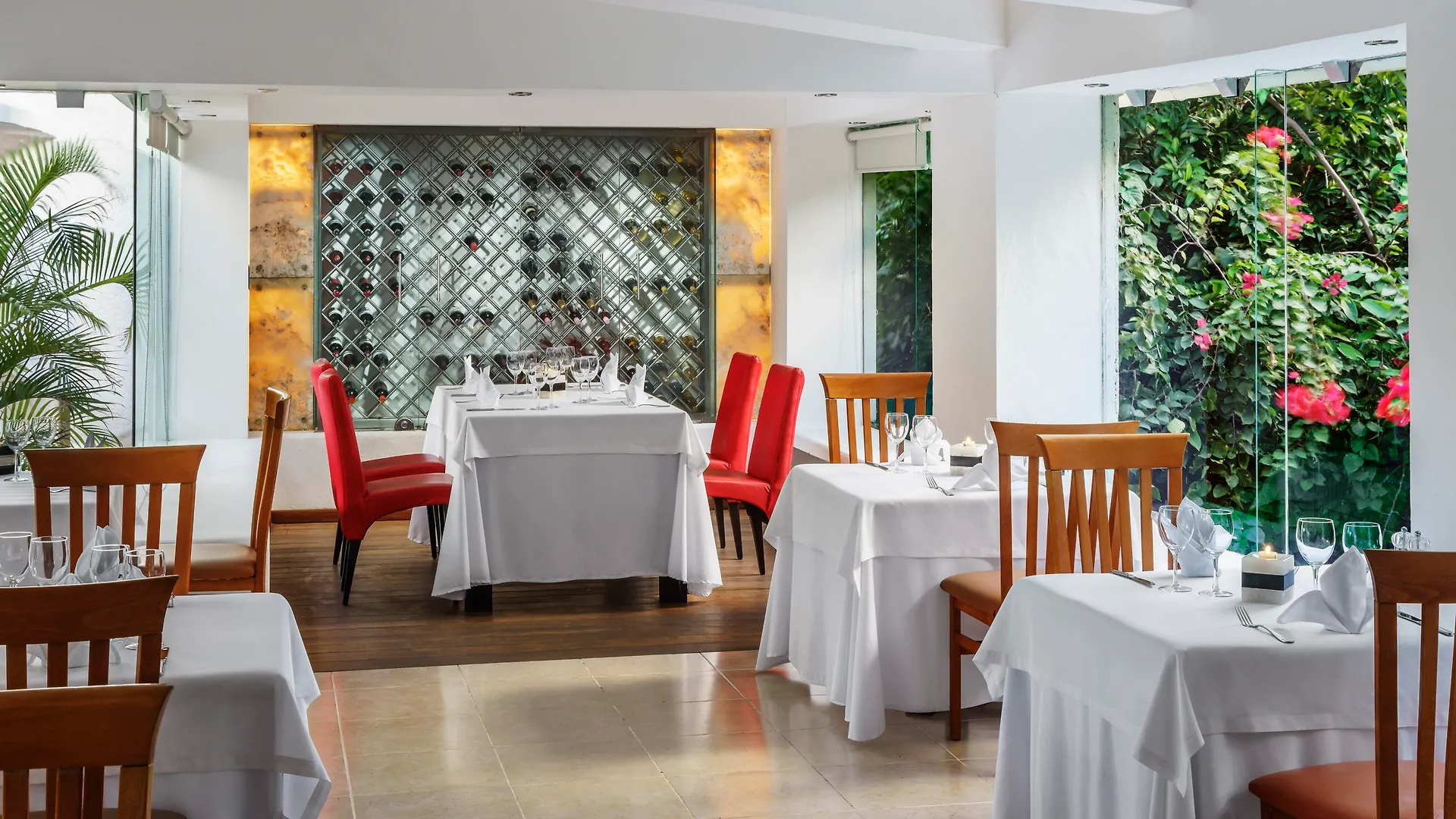 The Reef Playacar Beach Resort & Spa Плая-дель-Кармен