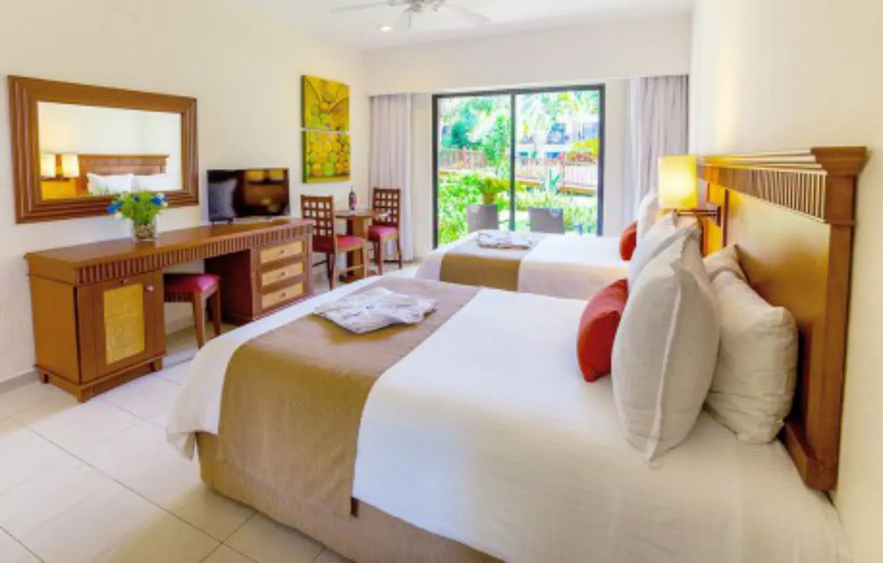 The Reef Playacar Beach Resort & Spa Плая-дель-Кармен 4*,