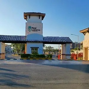 https://baja-colibr-condo-piscina-parking-y-parque.allrivieramayahotels.com